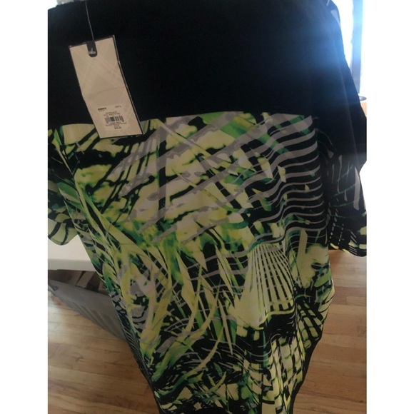 Dana Buchman  X-Large green & black print silky oversized V-Neck top NWT - Picture 14 of 15